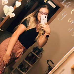 Meet your Posher, Danielle